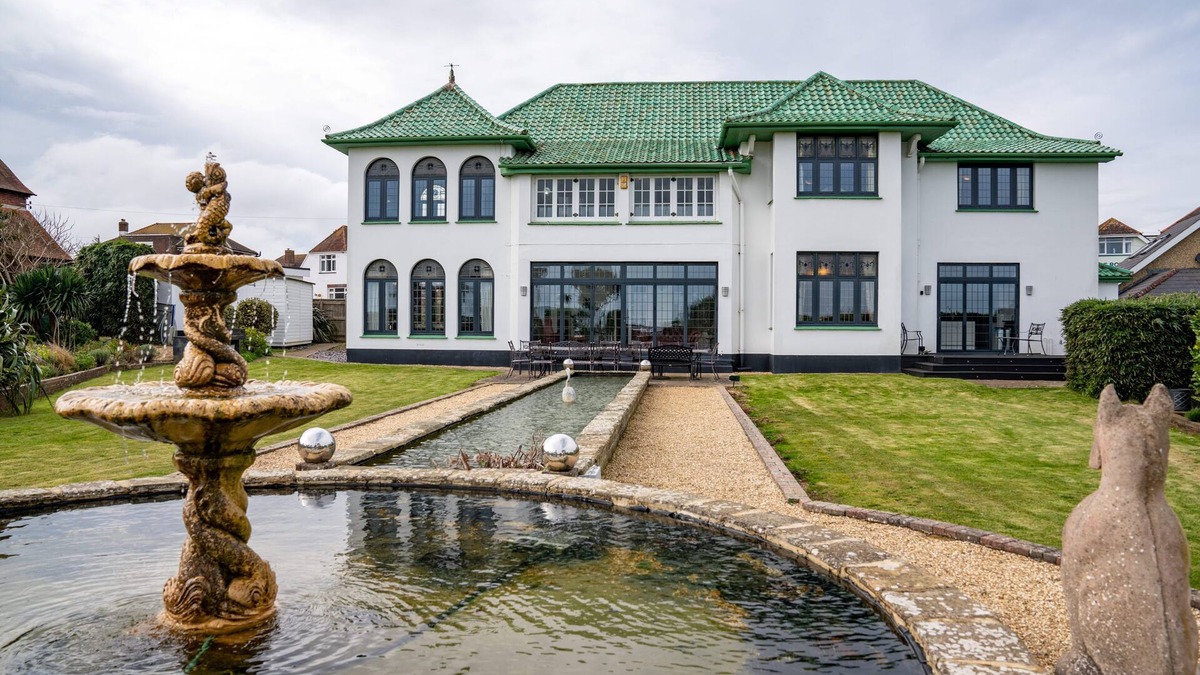 Shanklin House | Luxury Art Deco, Award Winning and truly iconic for up to 16 guests
