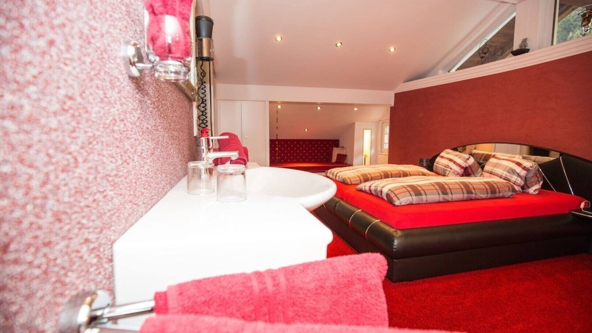 Schonbach Apartment | Luxury at 1,222 meters above sea level - secluded location on a south-facing slope - Wildkogel Arena