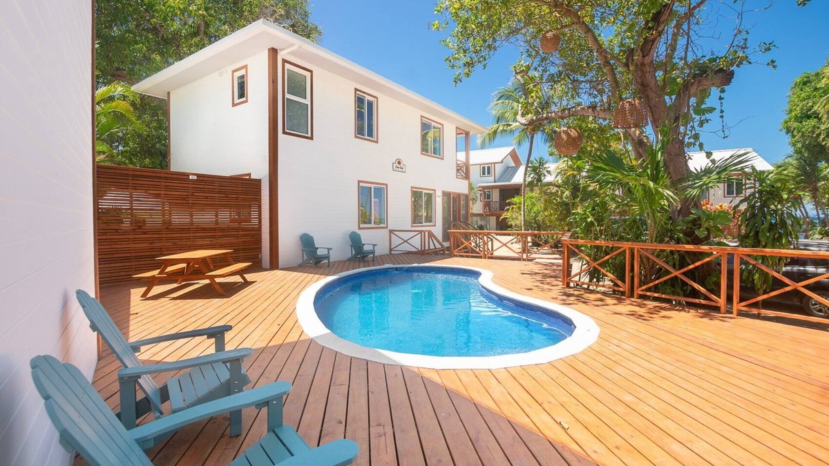 Antoneys Cay House | Luxury at the Beach- Casa Coral