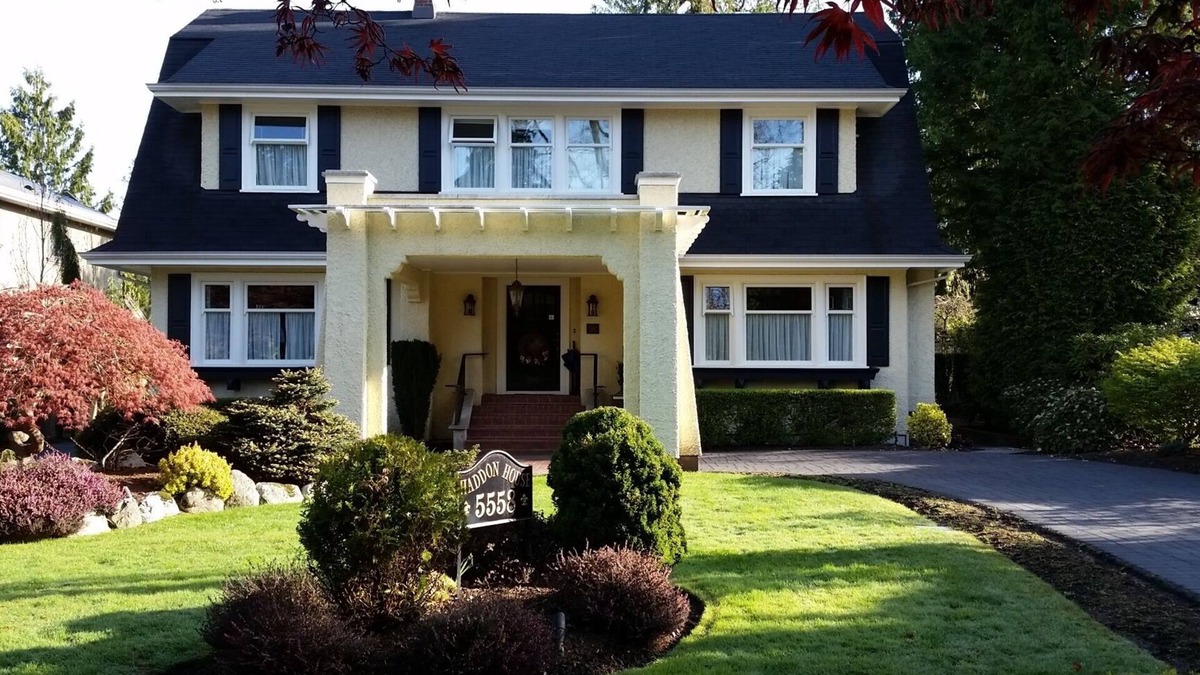 Burnaby House | Luxury Award-Winning Stately Heritage Residence near Deer Lake