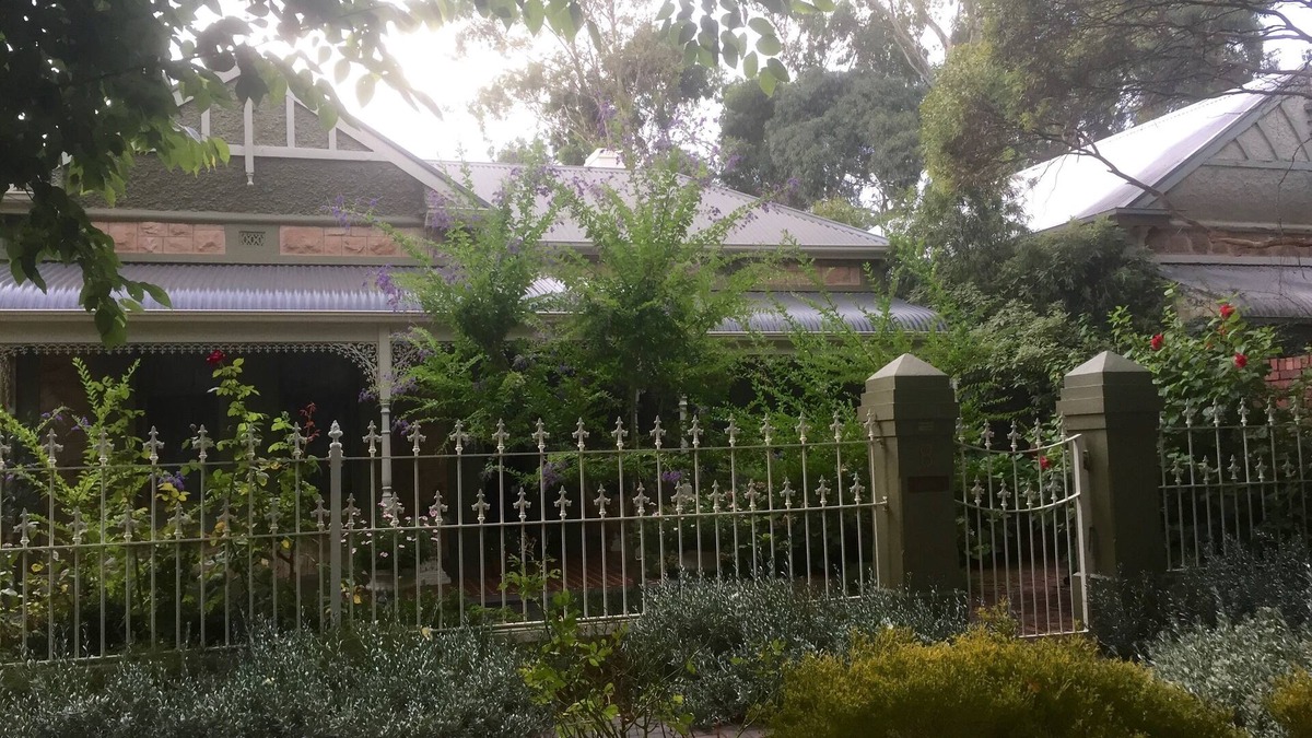 Hackney Bed & Breakfast | Luxury B@B in historic quiet leafy suburb 2km from Adelaide CBD
