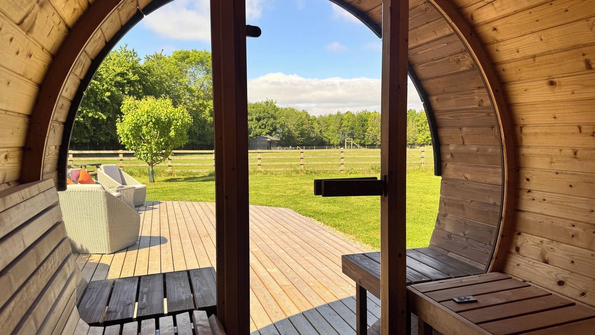Sutton on the Forest House | 🌾Luxury Barn Escape with Sauna & Cold Plunge | Sleeps 8 | Near York 🧖♀️🦙🌳