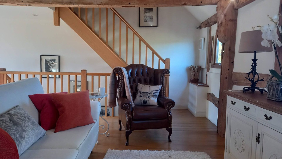 Titley Cottage | Luxury Barn nr. Gastro-pub & Lake. Ideal Base for Hay, Ludlow, Hereford.