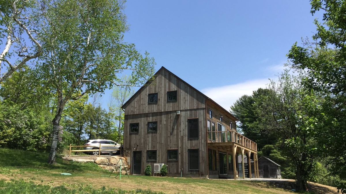 East Chatham House | Luxury Barn Retreat — All-Season Escape Awaits!