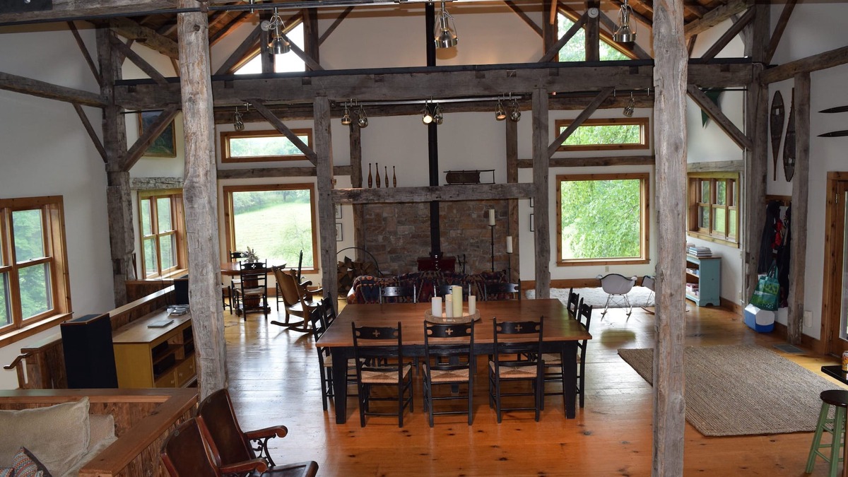 Craryville House | Luxury Barn Retreat . Year-Round Scenic “Park Like”Paradise.