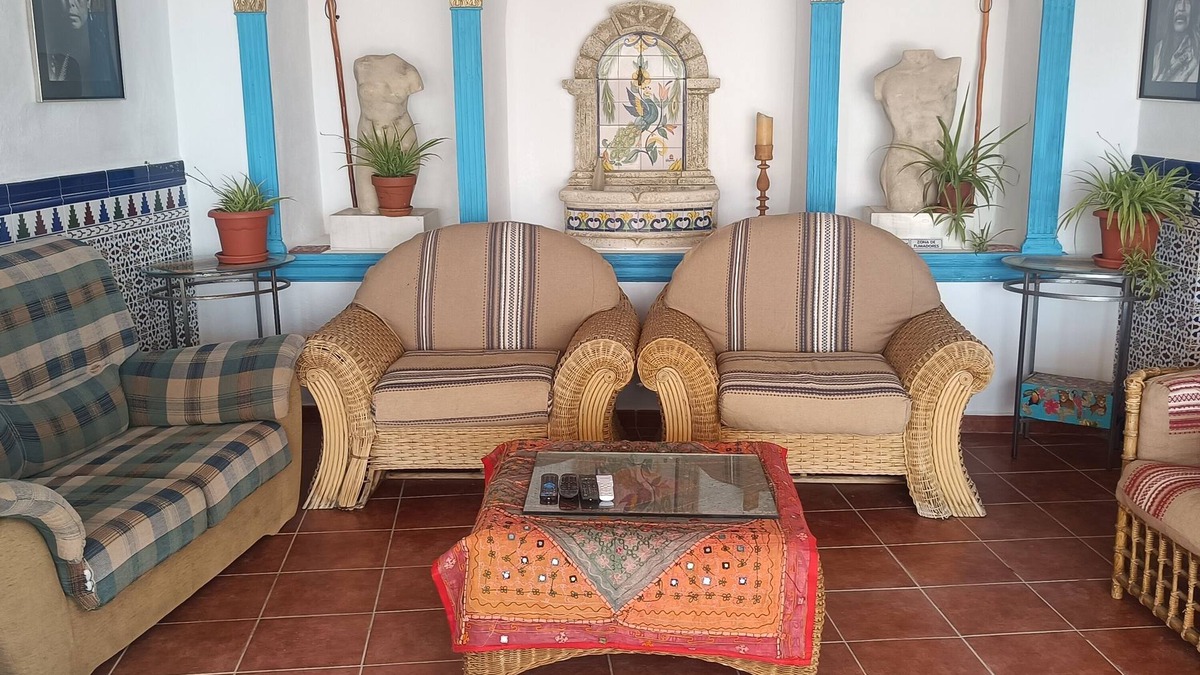 Bacor House | Luxury Basecamp in the epicenter of Geoparque de Granada.accomodates up to 12.n