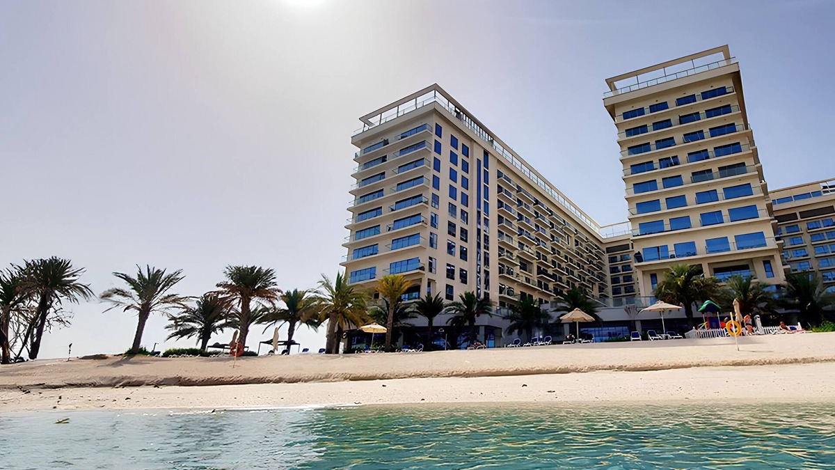 Ras Al Khaimah Apartment | Luxury Beach apartment Sea Island Vacation UAE Dubai 4 Guests Comfortable Home