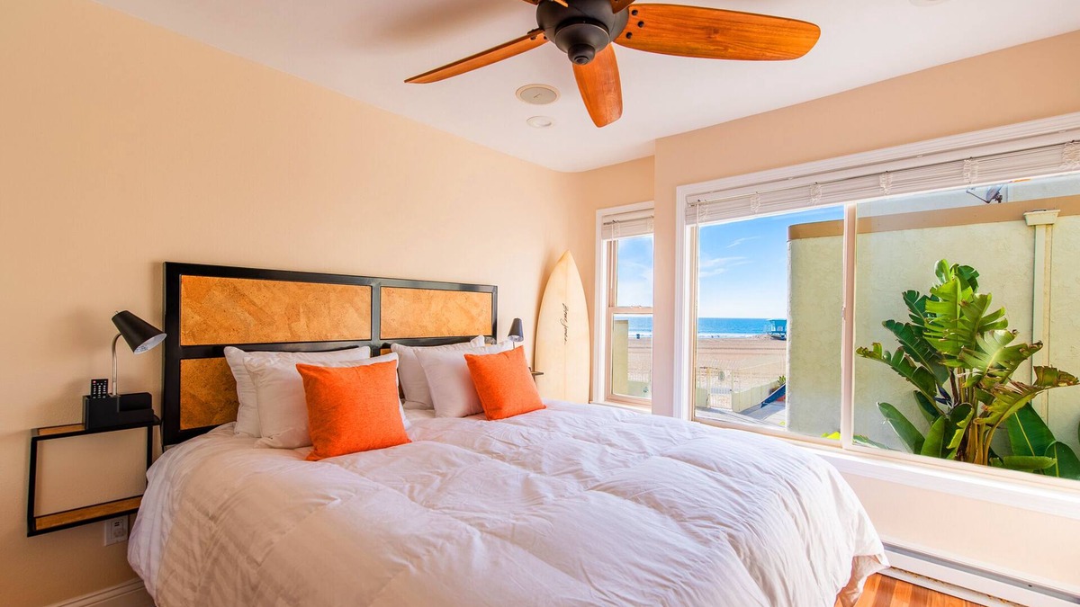 Huntington Beach House | Luxury Beach Front Surf Condo ► Private Patio ► BBQ ► Parking ► Wifi ► Laundry ►
