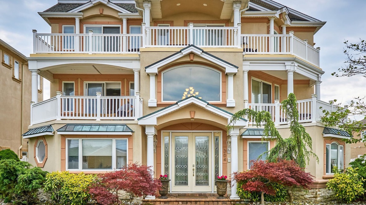 A-Zone House | Luxury Beach Home w/8 Bedrooms, 8 Full Baths, Pool, Elevator & Rooftop Deck!