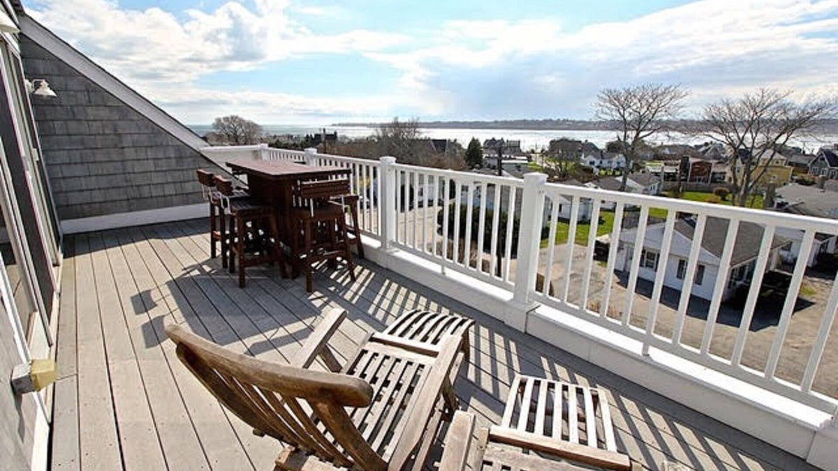 Easton's Point House | Luxury Beach House, Easton Point. Ocean Views, 2 Master BRs, Walk to Everything