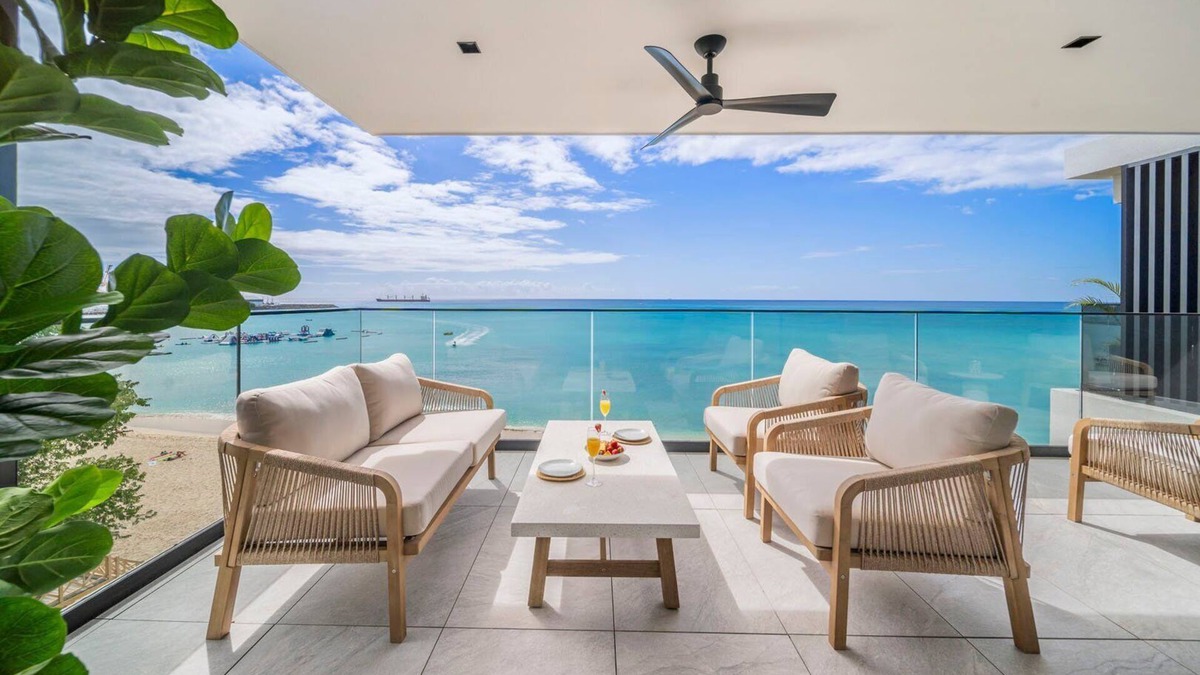 Brighton Apartment | Luxury Beachfront Condo - Allure 501