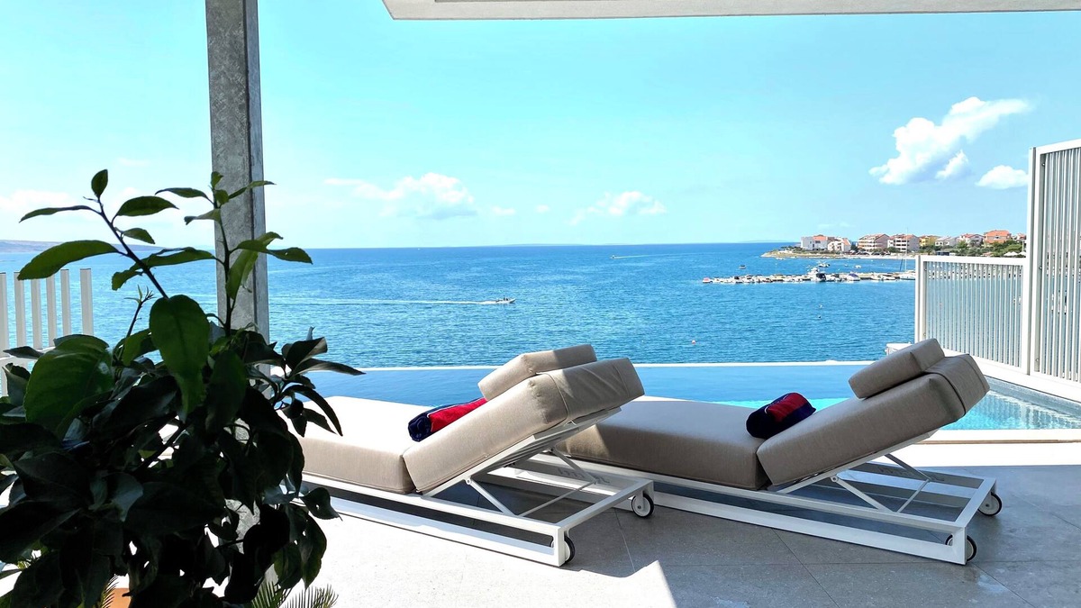 Povljana Apartment | Luxury beachfront apartment "Sand"; PRIVATER: Infinity pool, sauna & mini-gym