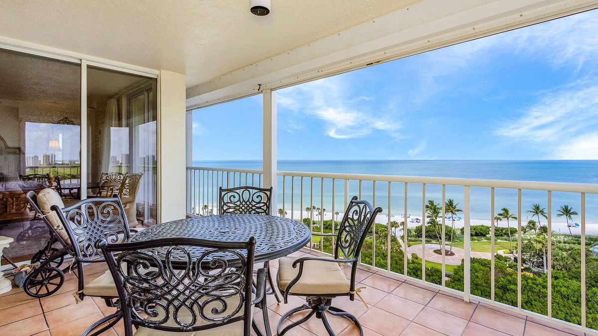 Park Shore Apartment | Luxury Beachfront Apartment at Naples Cay