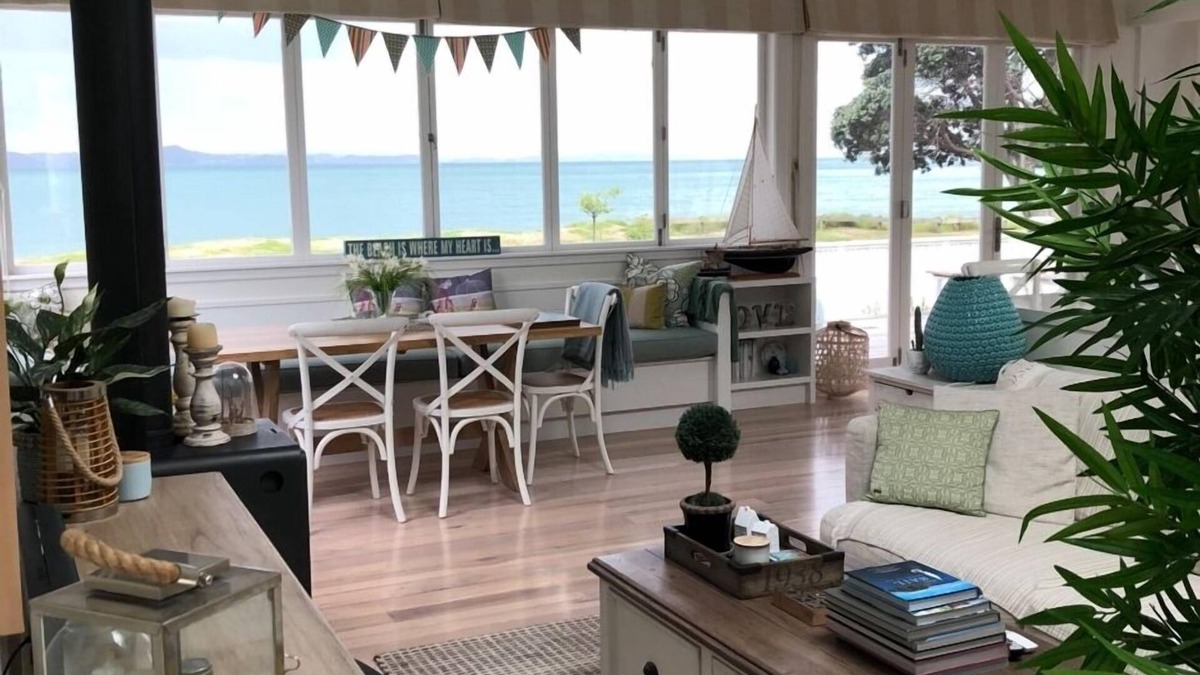 Manly House | Luxury Beachfront Bach.