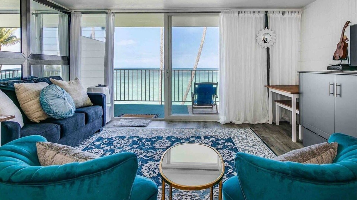 Punaluu Condo | Luxury Beachfront Condo w/AC