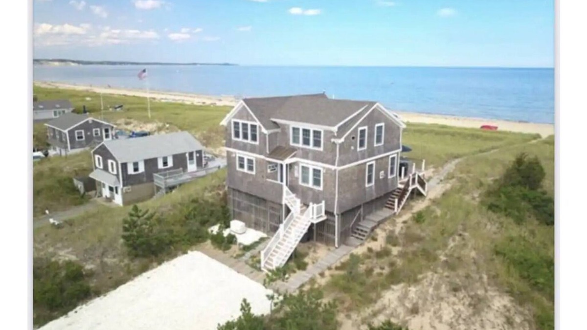 Sagamore Beach House | Luxury Beachfront Cottage