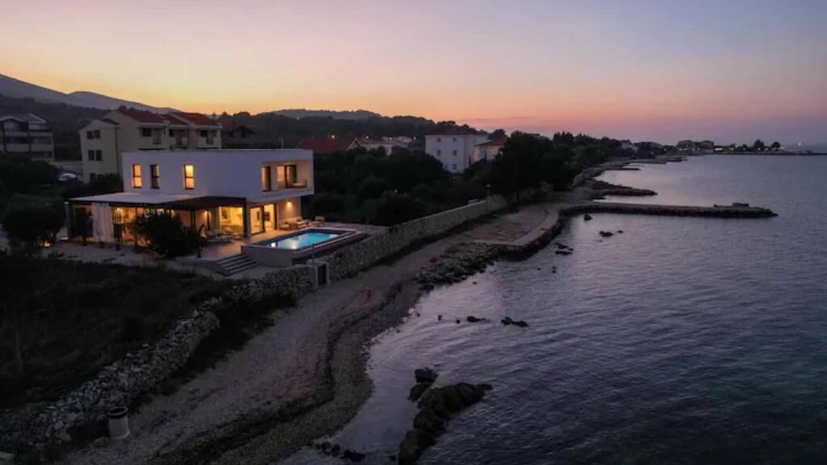 Dobropoljana Villa | Luxury beachfront family villa.