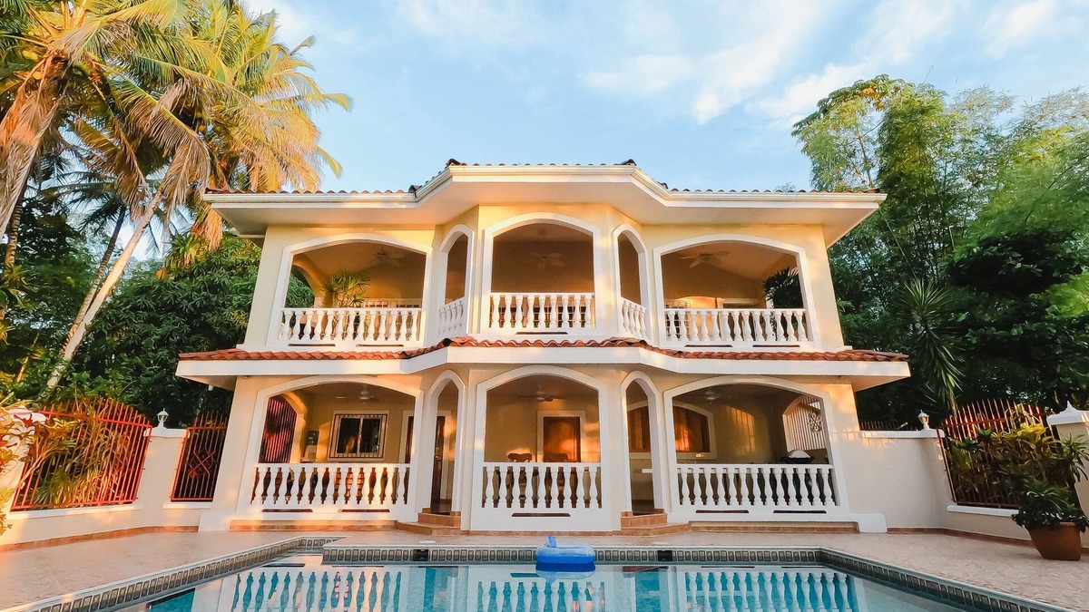 Big Creek Villa | Luxury Beachfront Villa & Pool