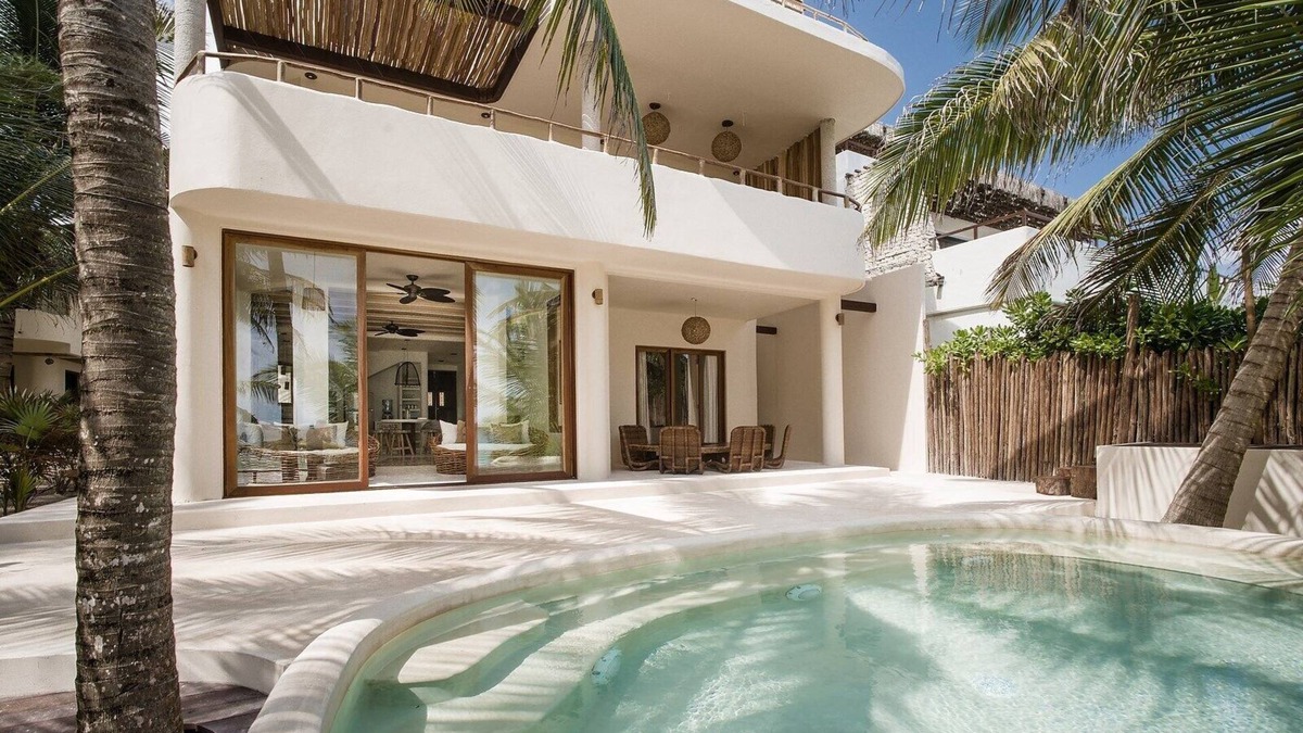 Zona Hotelera House | Luxury Beachfront Villa with Private Pool in the Heart of Tulum