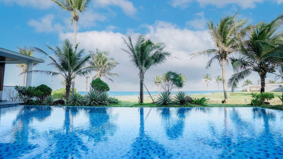 Ngu Hanh Son Villa | Luxury Beachfront Large Villa For Vacation in Da Nang, Viet Nam