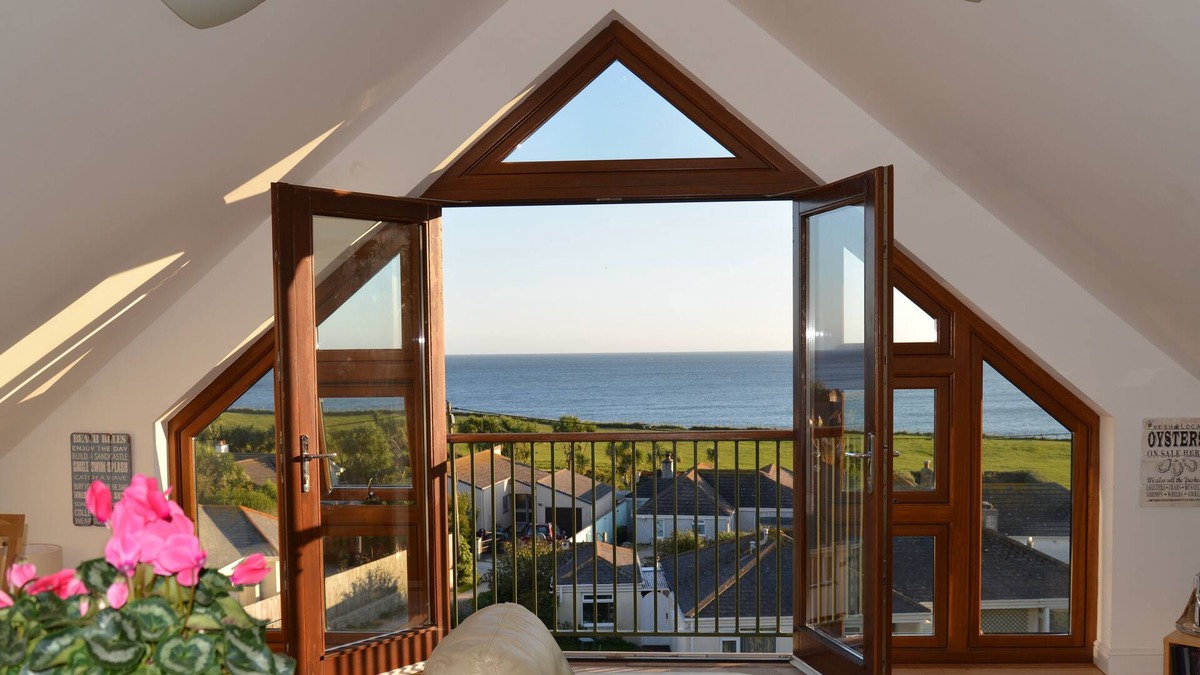 Praa Sands Apartment | Luxury Beachside Penthouse with Stunning Sea Views