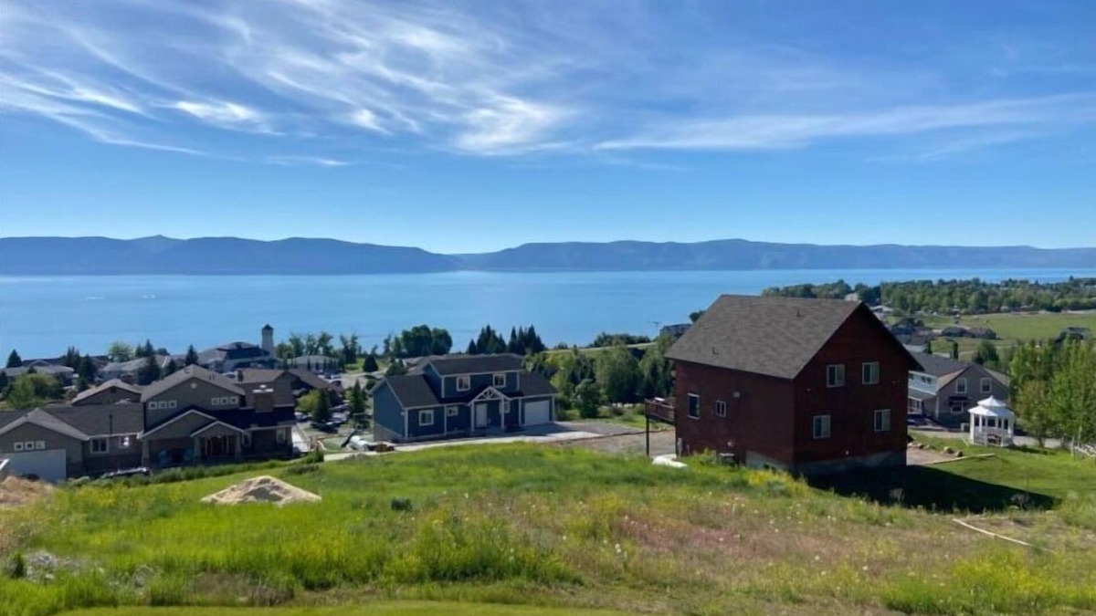 Harbor Village House | Luxury Bear Lake Retreat w/Breathtaking Views overlooking lake 2 bedroom 2 bath
