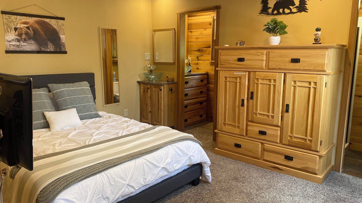 Fairborn Apartment | Luxury Bear Loft
