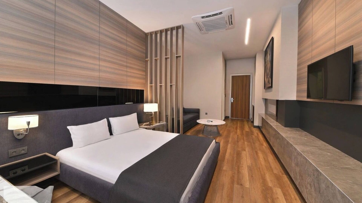 Gayrettepe Apartment | Luxury Beşiktaş Haven with Jacuzzi Near Historic Istanbul. Free Wifi