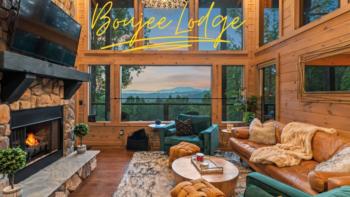 Epworth Cabin | Luxury Blue Ridge Retreat | Boujee Lodge | HotTub, FirePit, GameRoom, Epic Views