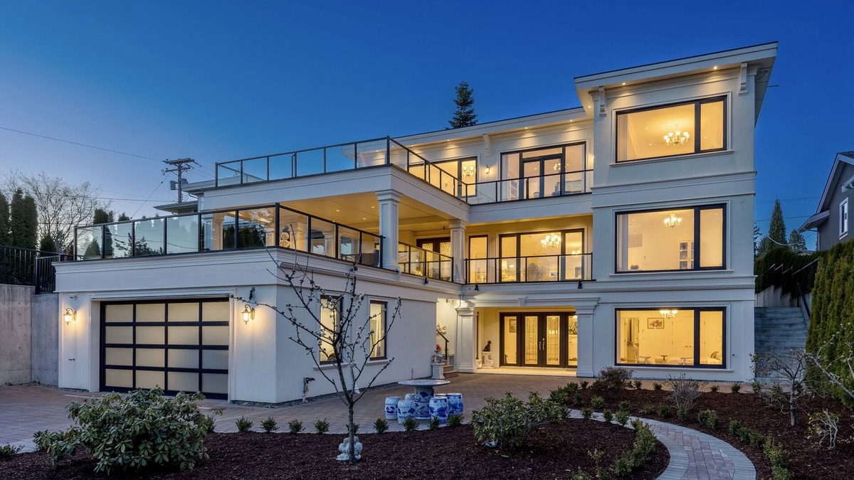 White Rock House | luxury brand new home w/amazing view