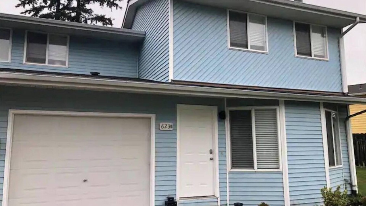 South Forest Park House | Luxury Brand New Remodeled 3 Bedroom Duplex!