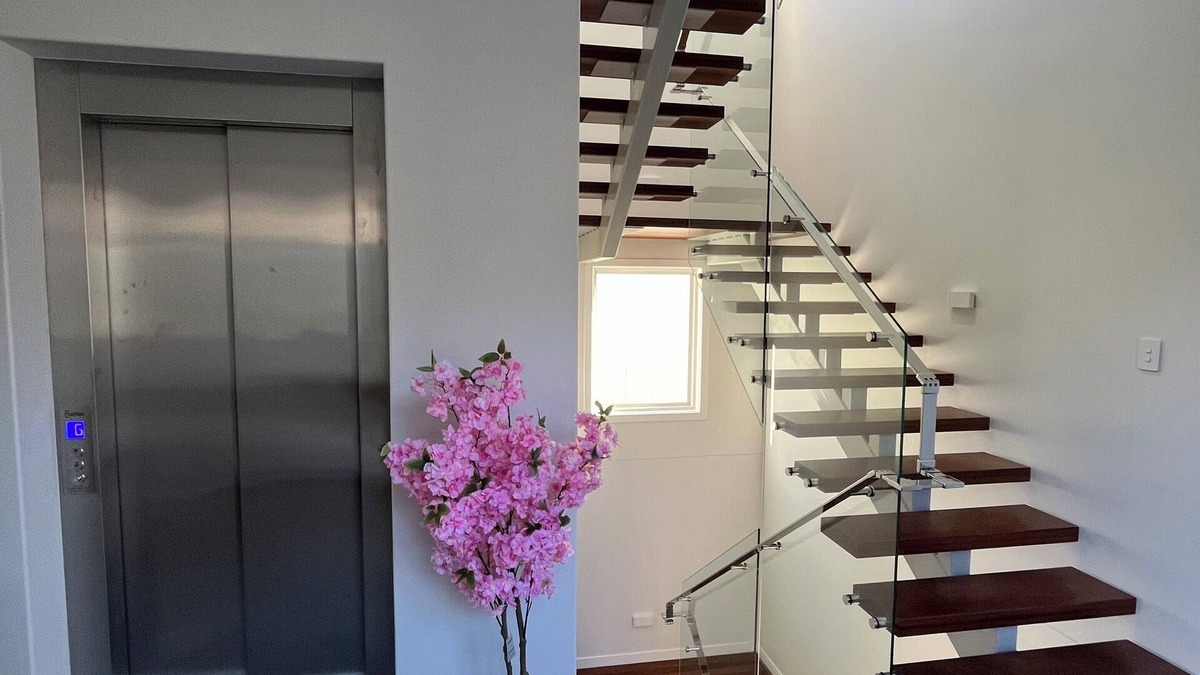 Wynnum House | Luxury build 4-bedroom house in wonderful Manly Wheelchair friendly