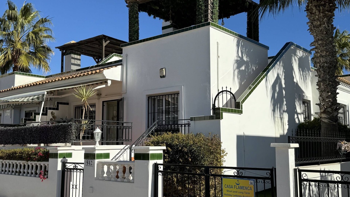 Orihuela Costa Villa | Luxury bungalow recently refurbished. Available 4-11 th October 2025