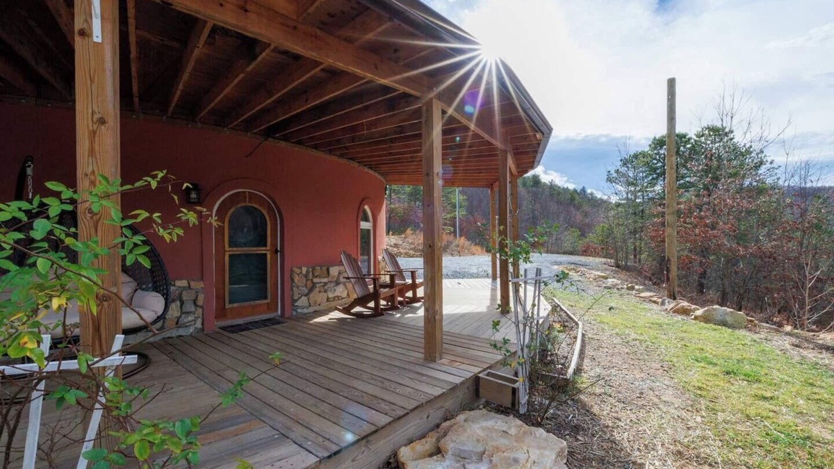 Stanley Apartment | Luxury Bunker Retreat | Shenandoah Views & Ultimate Seclusion