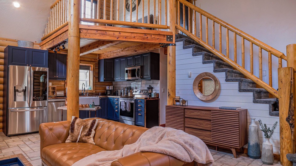 Kamas Cabin | Luxury Cabin at Mirror Lake Retreat