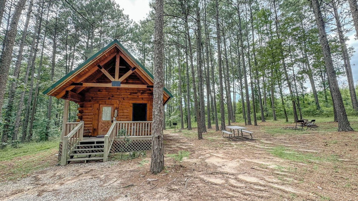 Bismarck Cabin | Luxury cabin getaway on a 40 acre retreat