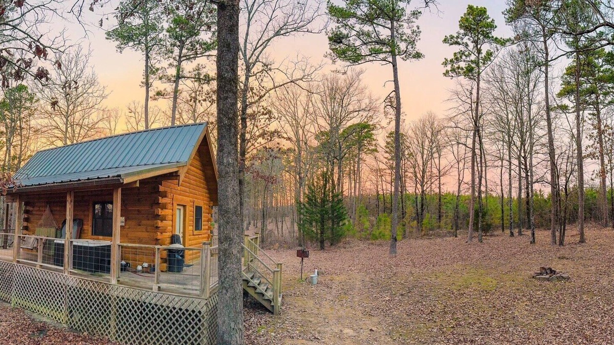 Bismarck Cabin | Luxury cabin getaway on a 40 acre retreat