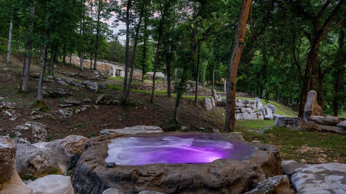 Marshall House | Luxury Cabin - Hot Tub, Firepit by Buffalo River