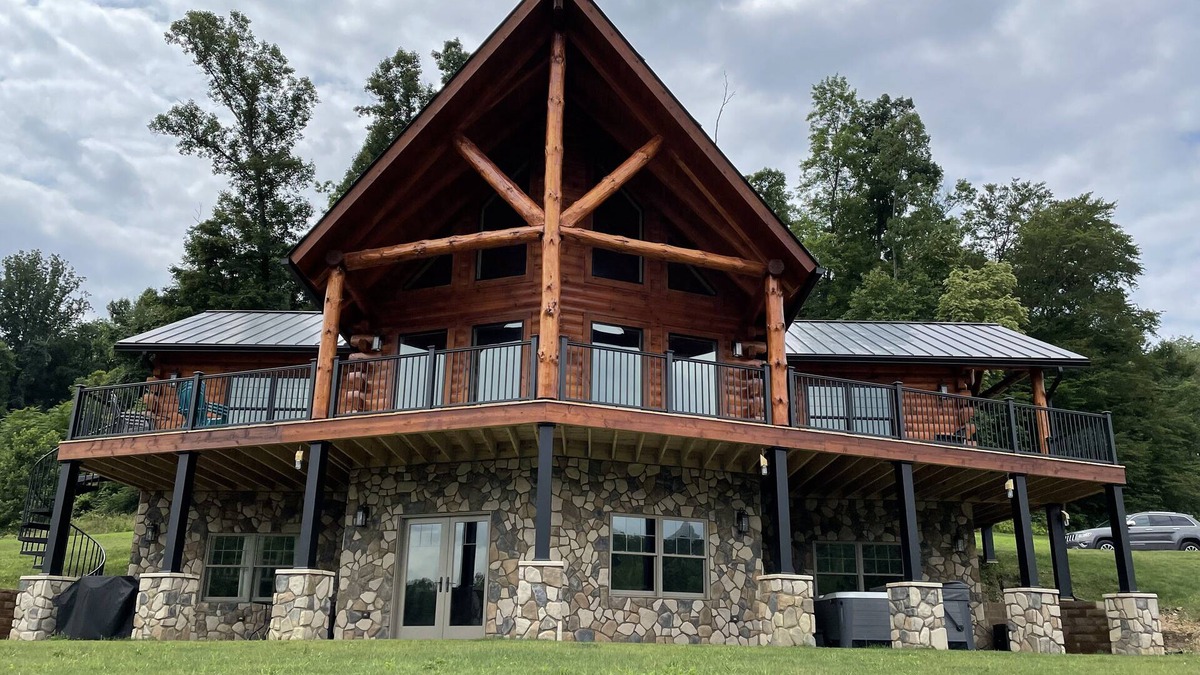 Logan Cabin | Luxury Cabin in the Hocking Hills on 10 private acres