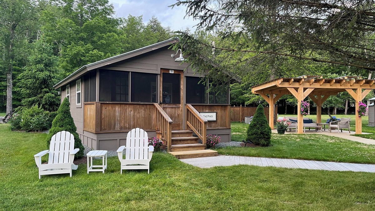 Livingston Manor Cabin | Luxury Cabin on Private Waterfront Estate
