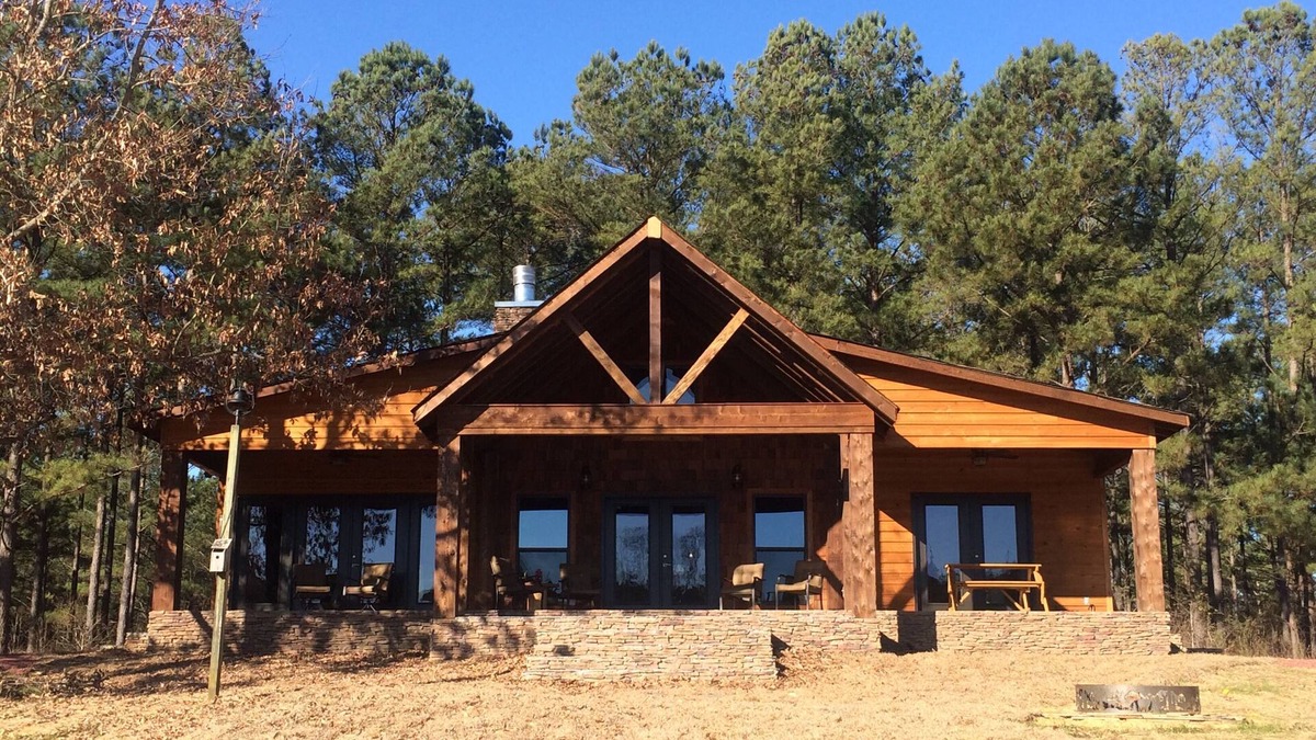 Clinton Cabin | Luxury Cabin on private estate only minutes from Tuscaloosa!