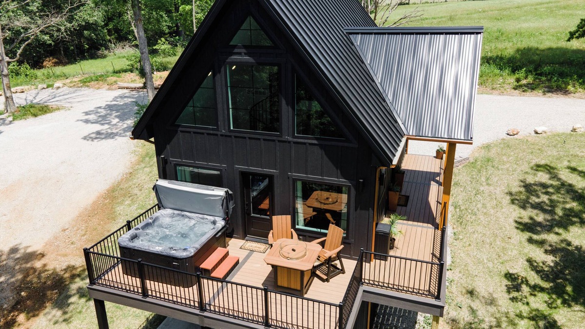 Lake Forest Estates Cabin | Luxury Cabin
