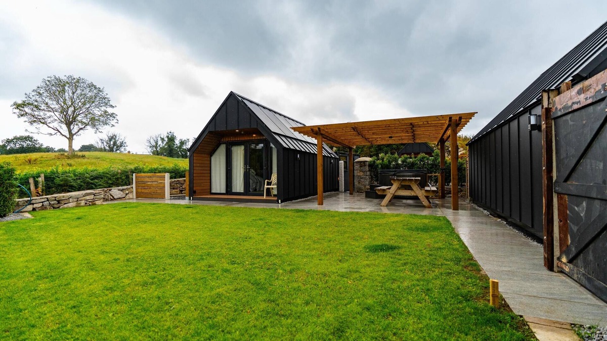 Newry Cabin | Luxury Cabin with Private Hot Tub 5