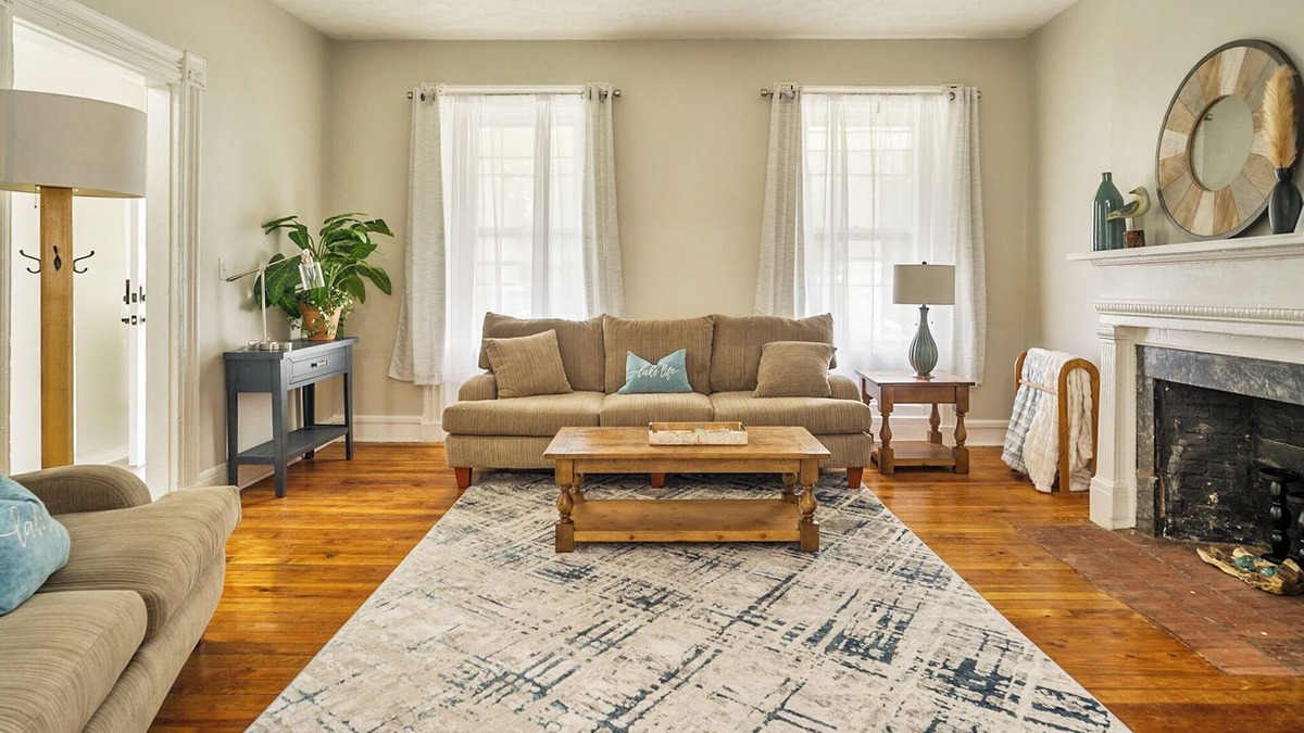 Canandaigua House | Luxury Canandaigua Apt | Finger Lakes | King Bed