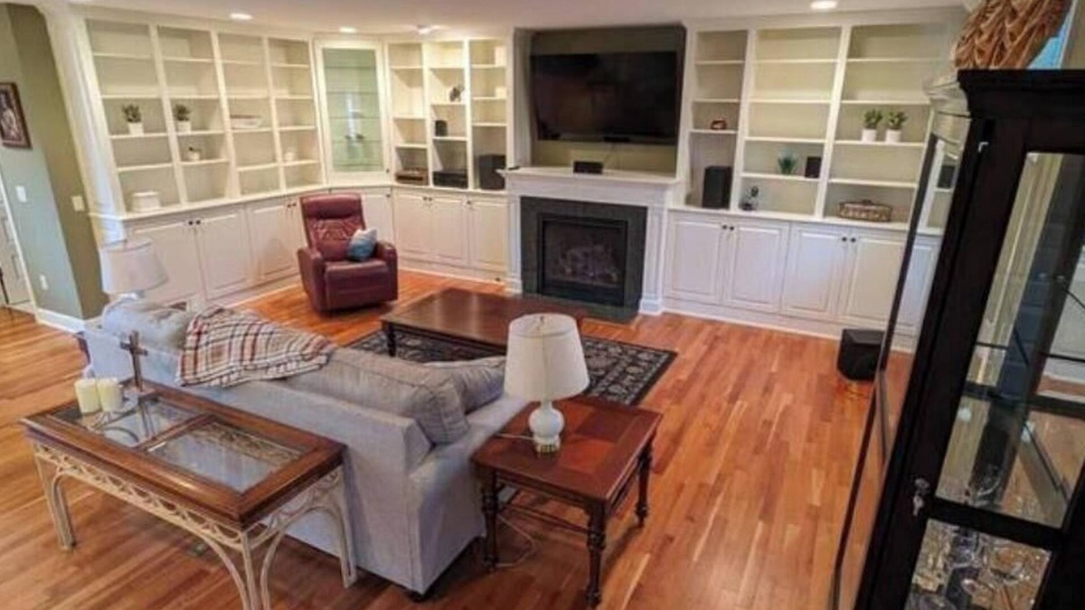 Walnut Hills House | Luxury Carriage House