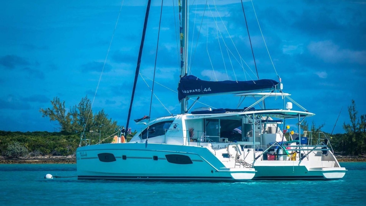 Staniel Cay Boat Rental | Luxury Catamaran Sailing Trips in the Exumas & Staniel Cay area
