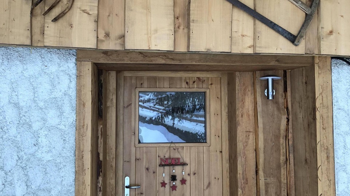 Champagny-en-Vanoise Ski Chalet | Luxury chalet 270m2-18 pers spa sauna 100 m cable car recent renovation