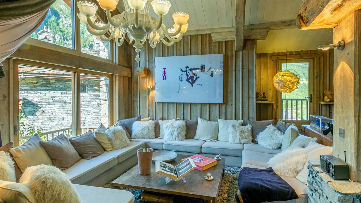 Val-d'Isere Ski Chalet | Luxury chalet with pool, sauna, hammam and bar - Sleeps 12