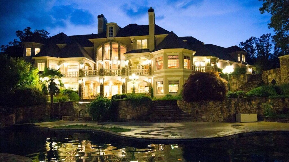 Buford House | Luxury Chateau With Soaring Views Over Lake Lanier