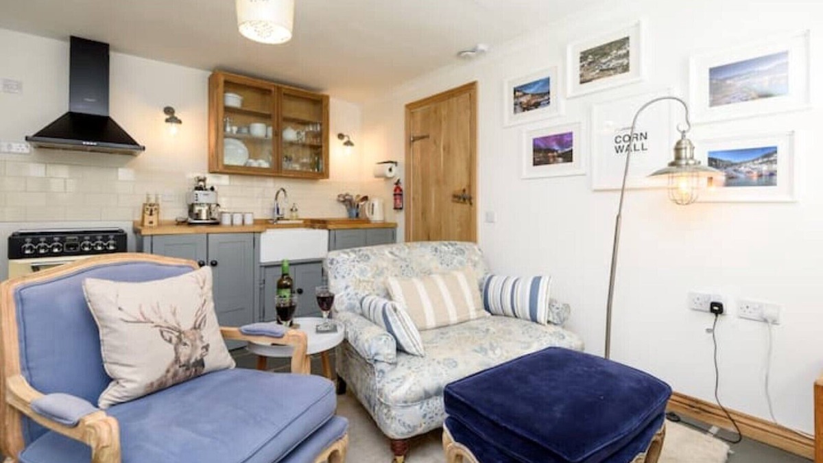 Polperro Cottage | Luxury Coastal Bolthole in Polperro With Parking - NEW LISTING